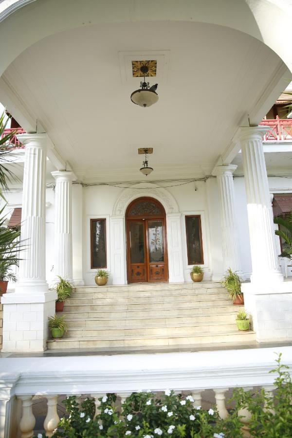 Jayamahal Palace Bangalore Luaran gambar